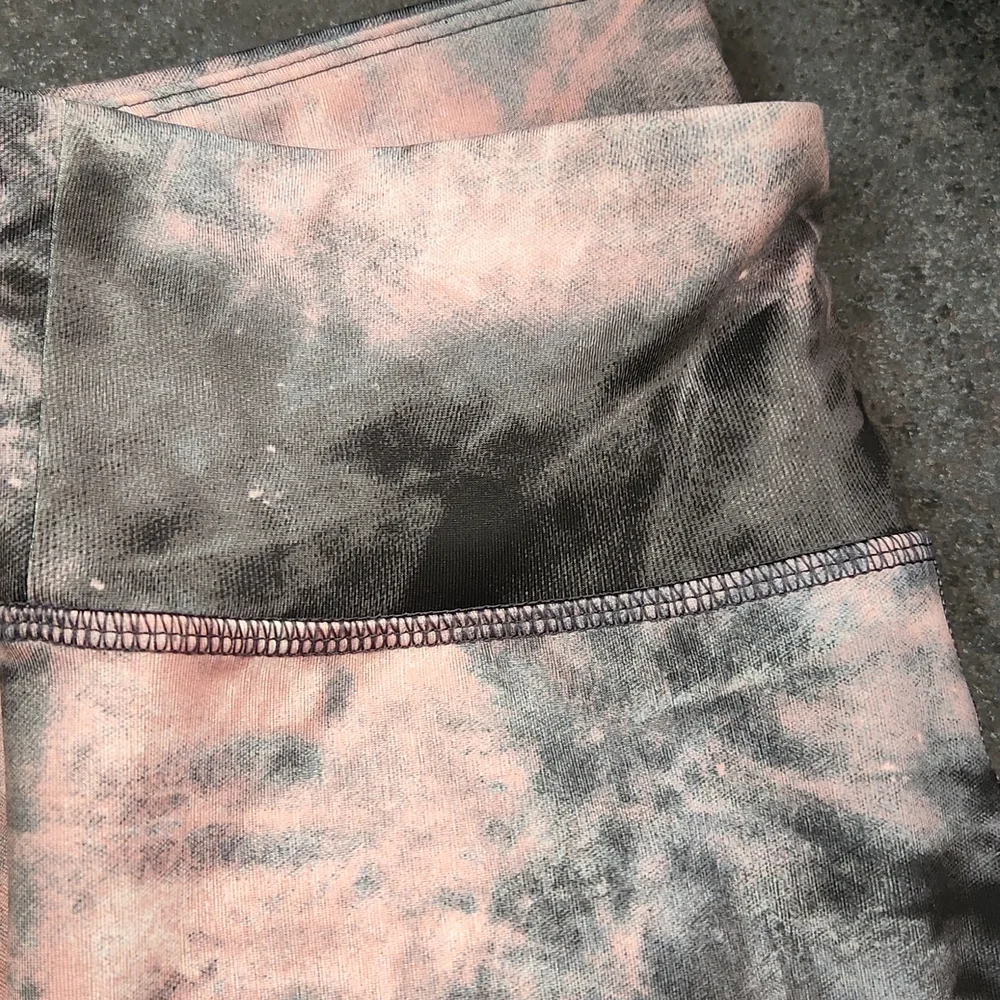 GIRLS OLD NAVY ACTIVE TIE DYE LEGGING XL - Picture 2 of 6